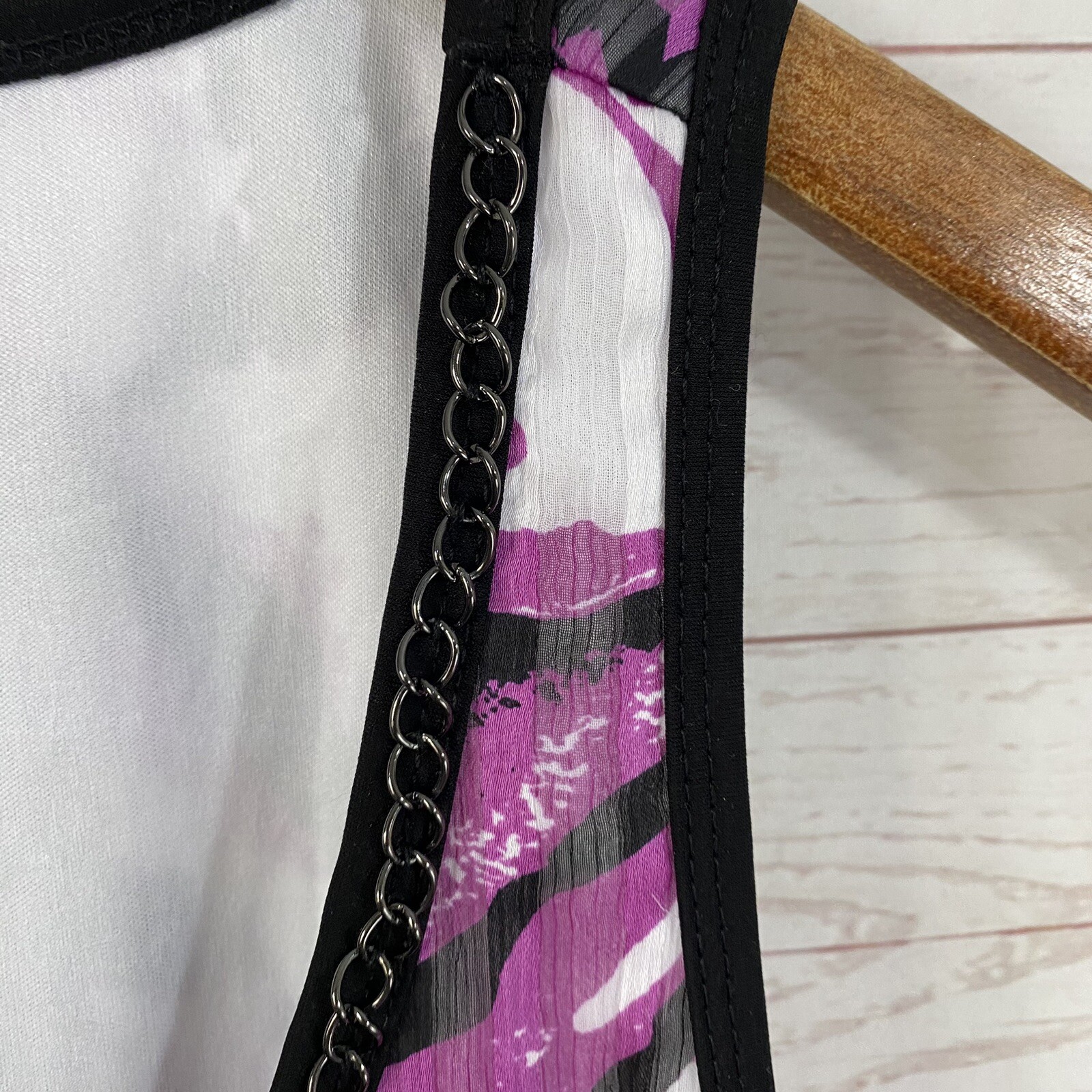 B-Wear Sharkbite Hem Abstract Print Tank Top L Purple Lined Chain Trim Neckline