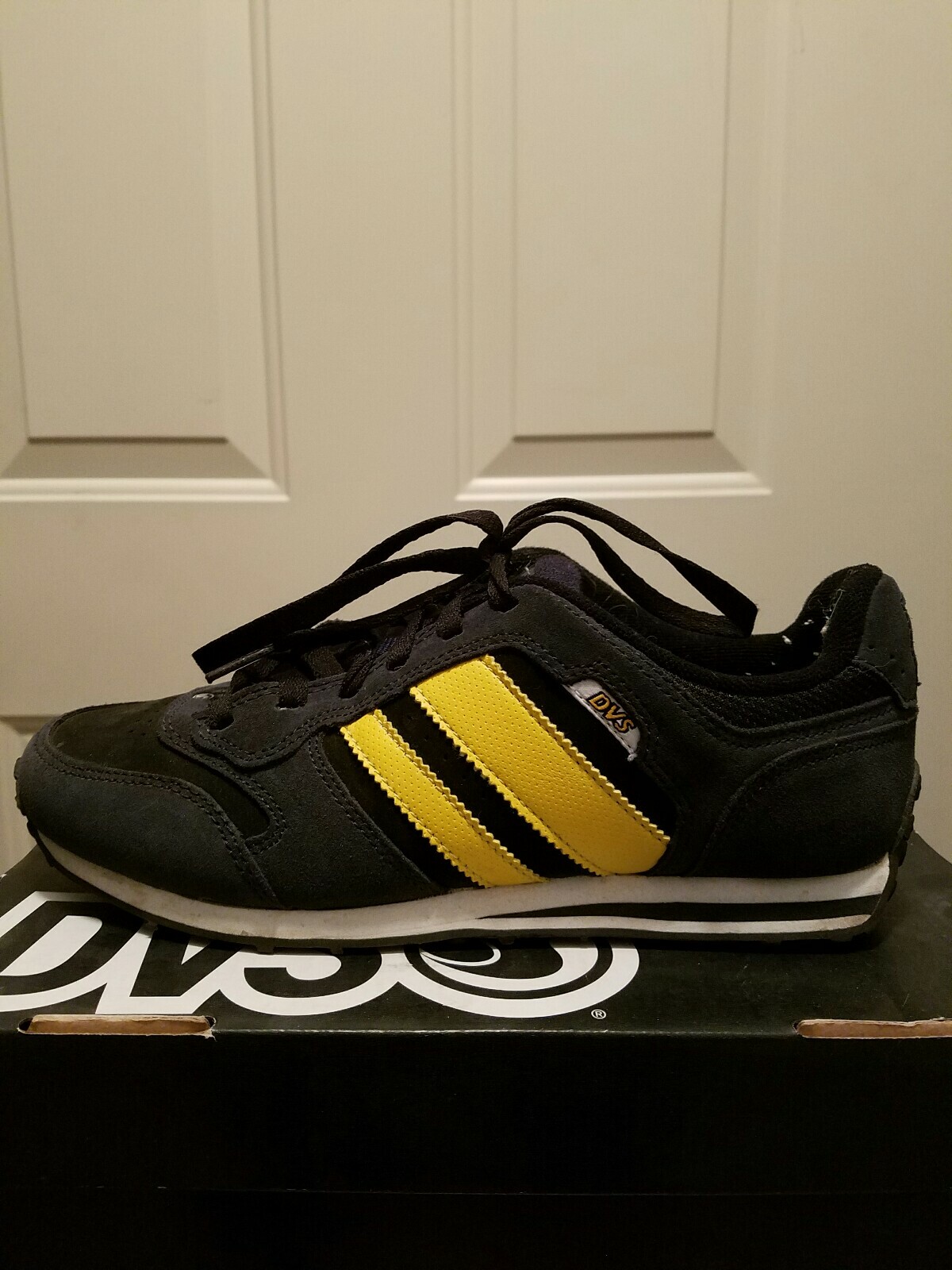 Dvs Premier Shoe Size 7.5 Dark Blue and Yellow
