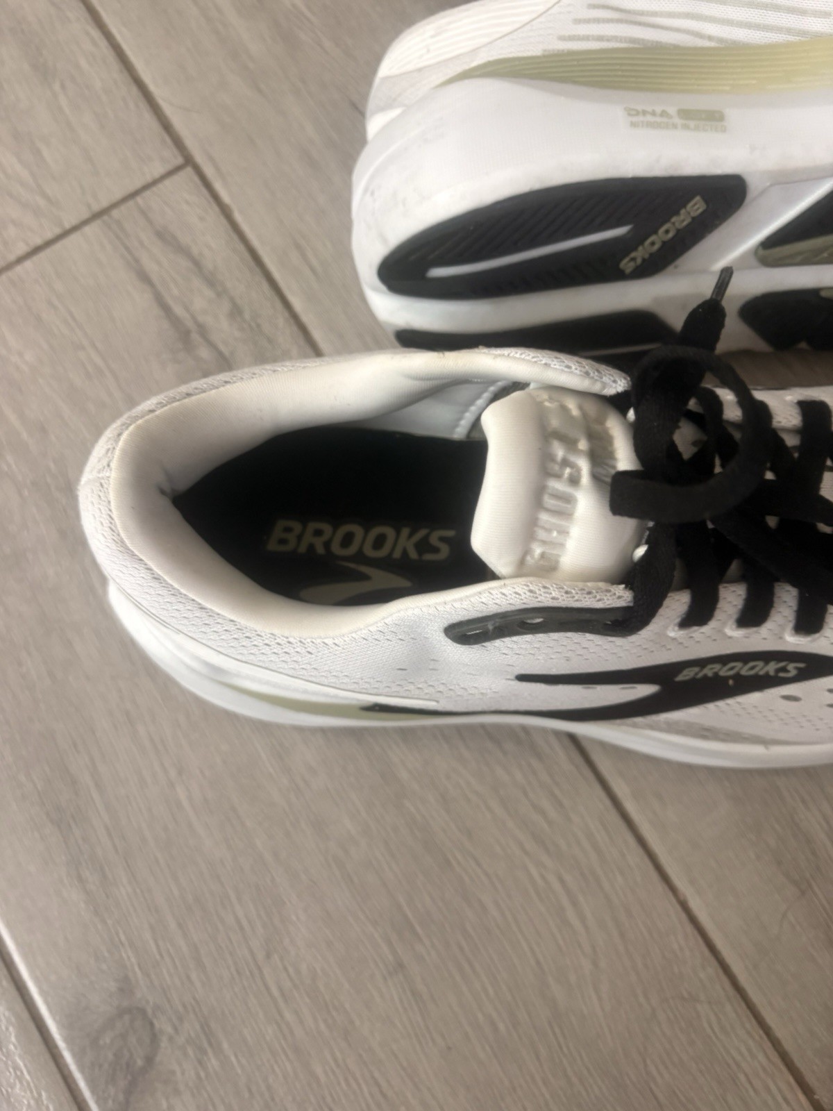 Size 11 – Brooks Ghost Max 3 Bright White Black