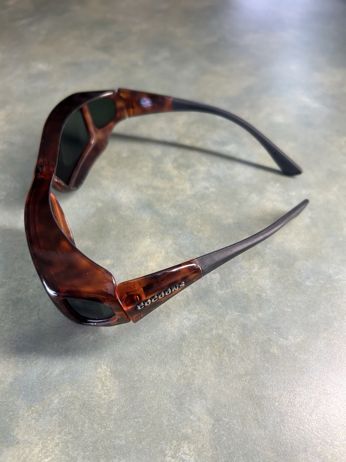 COCOONS Fit Over Sunglasses Medium Large Polarized Over Glasses As Is