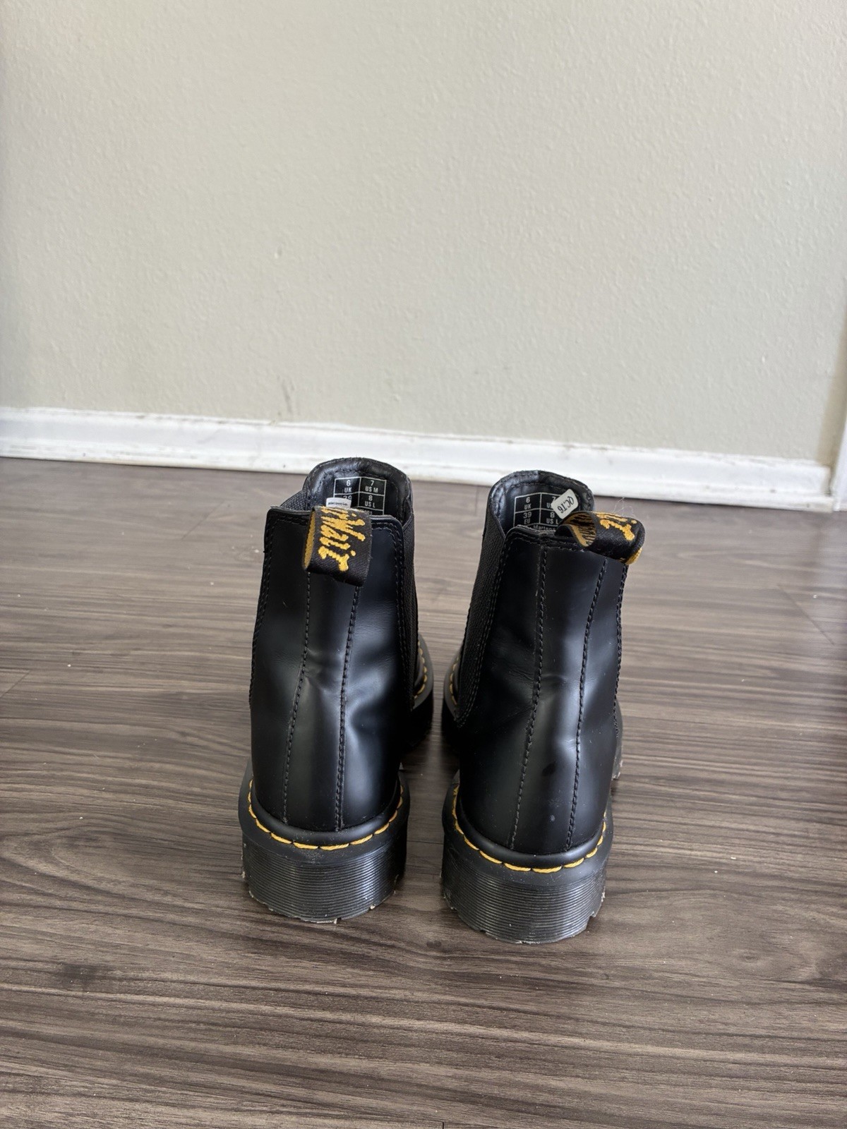 Dr. Martens Men’s Black Leather Chelsea Boots US 7 UK 6 EU 39