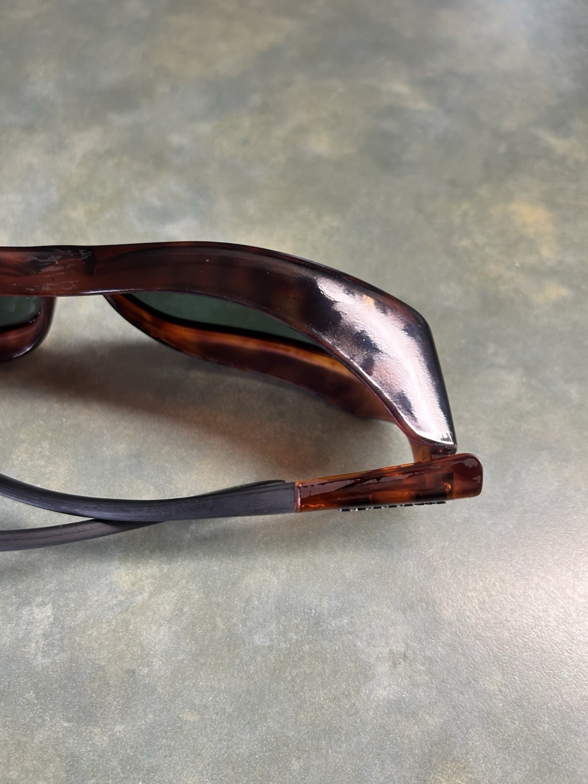 COCOONS Fit Over Sunglasses Medium Large Polarized Over Glasses As Is