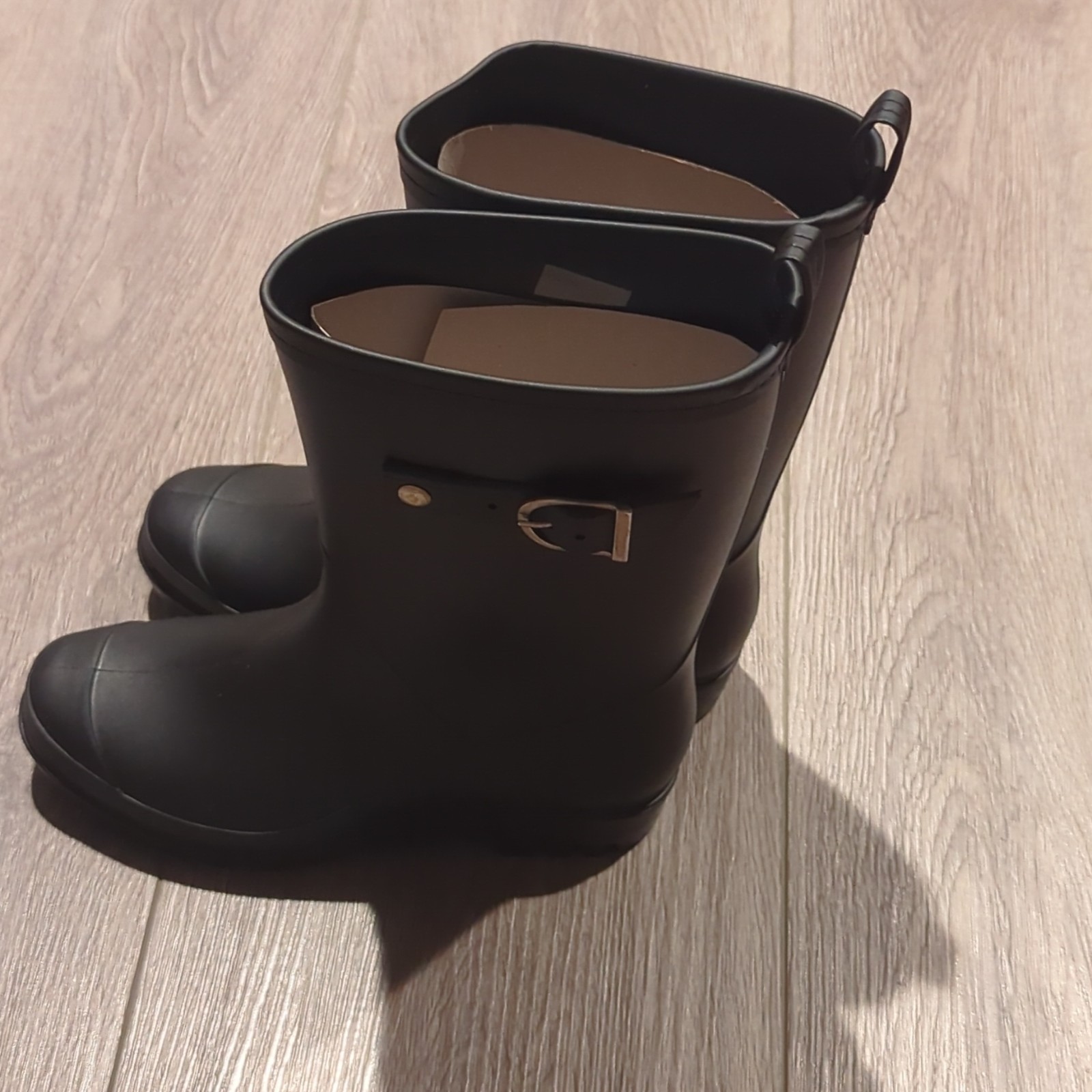 Capelli New York Women’s Black Matte Rubber Mid-Calf Rain Boots Buckle 7M