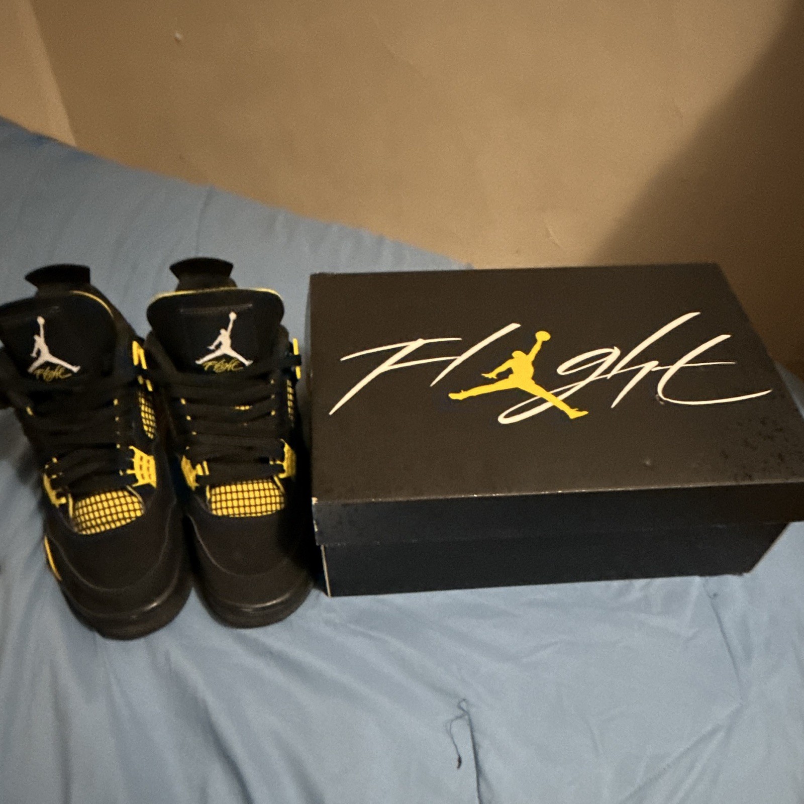 Jordan Air Jordan 4 Retro Thunder Black/Tour Yellow DH6927-017 2023