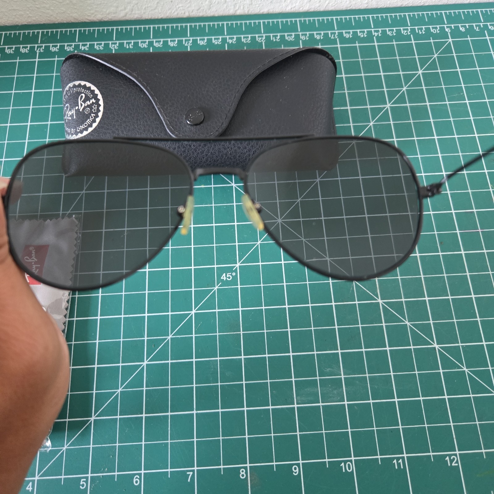 Ray Ban Aviator Black Frame Dark lenses w Case Marks on Right Ear Piece