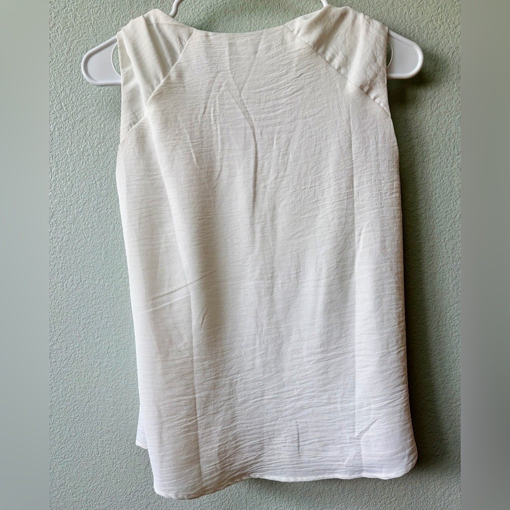 Source Unknown Cream Sleeveless Blouse