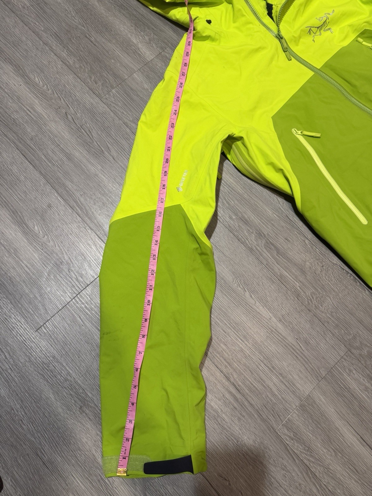 Arc’teryx Men’s Hooded Full Zip Shell Jacket Green Colorblock Regular M