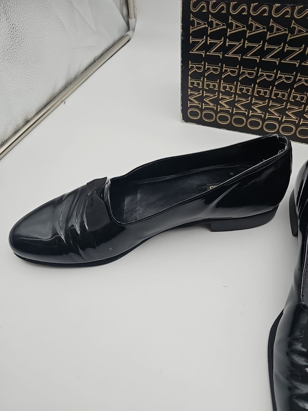 Pre-owned excellent. Made in Italy. Formal bow. 11