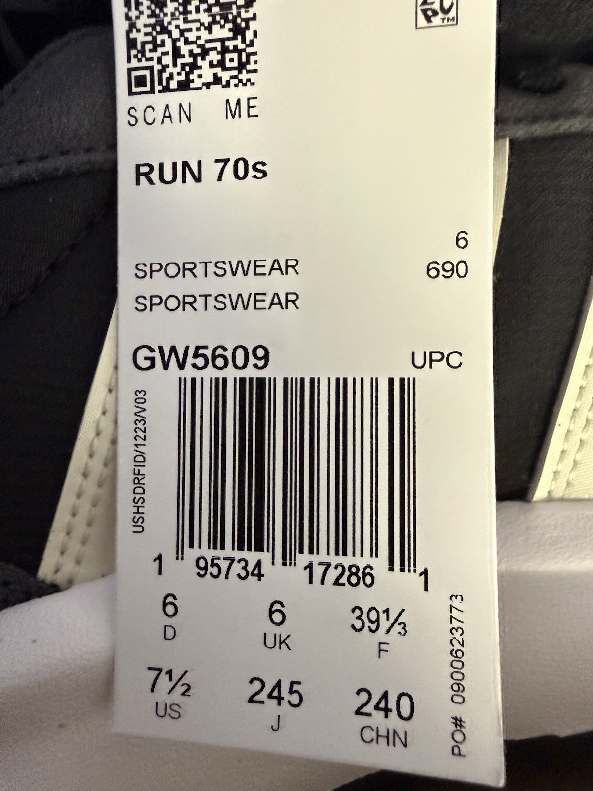 Adidas Run 70s Black White Women’s Size 7.5 Athletic Sneakers Shoes GW5609