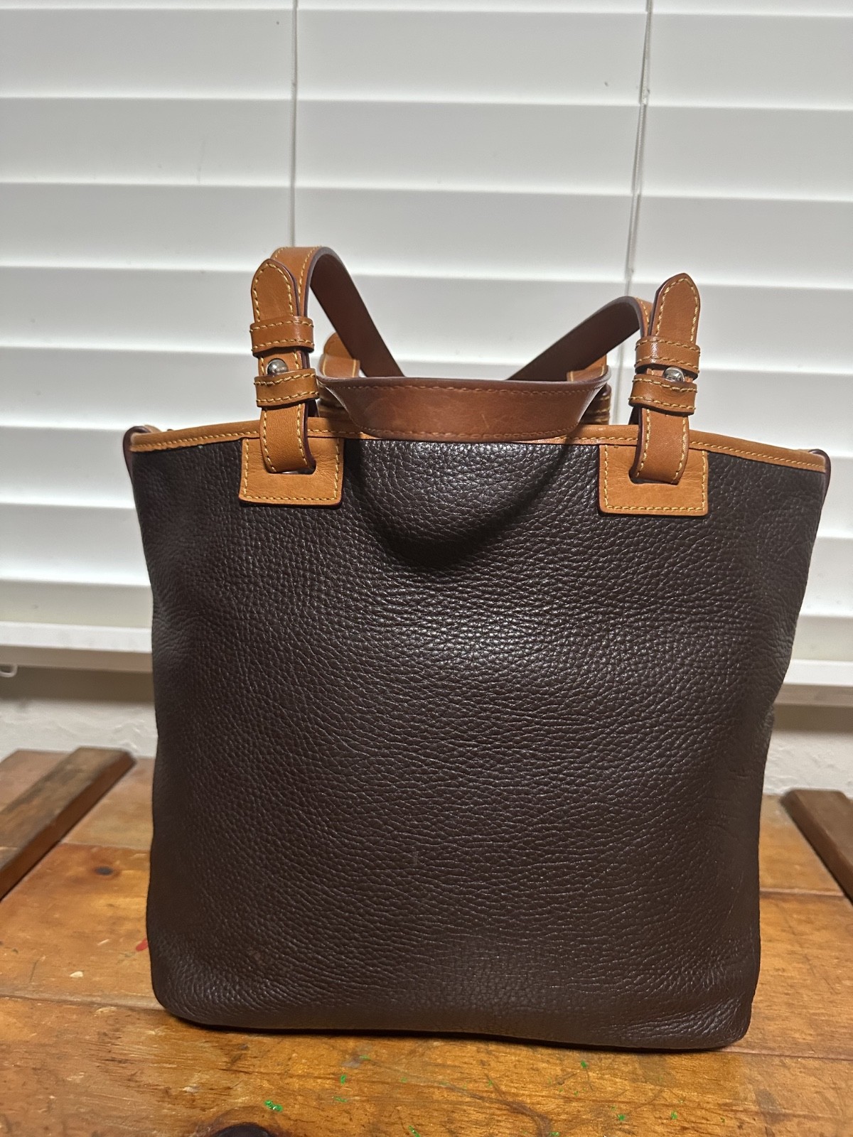 Dooney and Bourke Shoulder Bag – Leather Good Condition