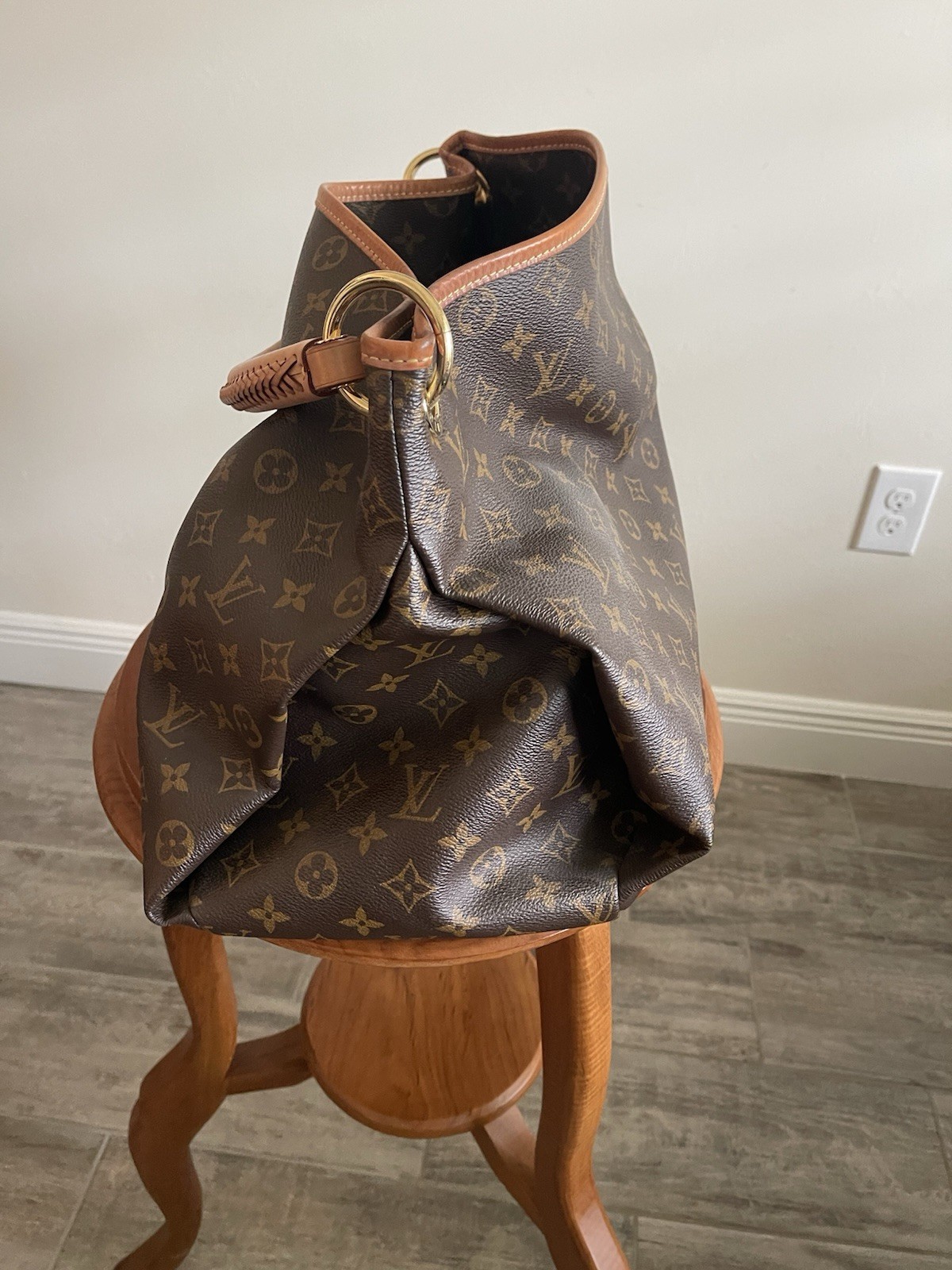 Louis Vuitton Artsy MM