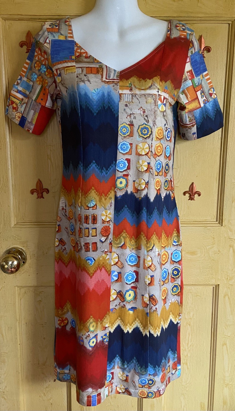 Aventures Des Toiles Dress Chest 36” Isabelle Herve Europe Open Beach Umbrellas