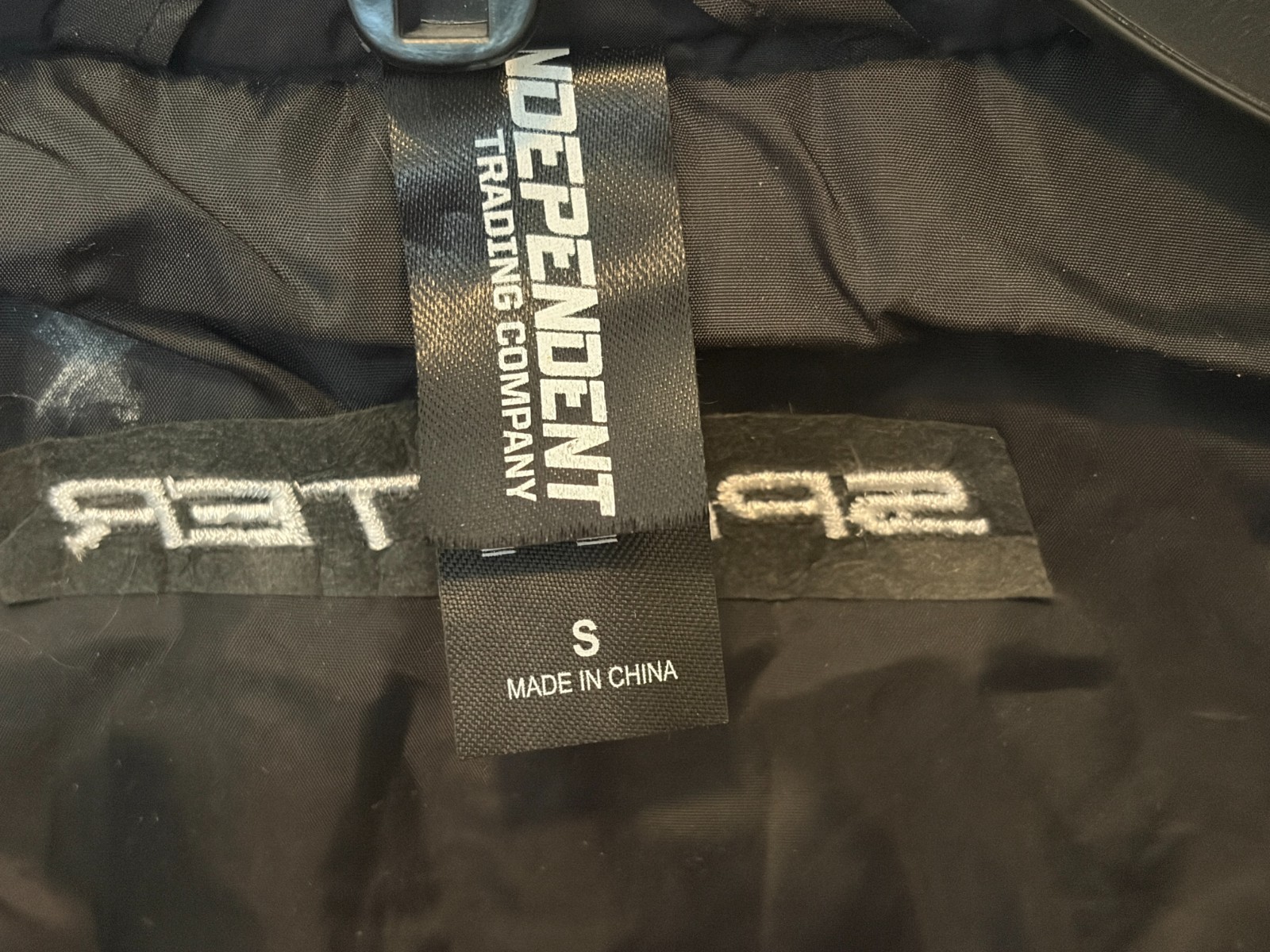 **NEW** Mercedes-Benz Puffer Vest Size Small Black Full Zip Embroidered Logo