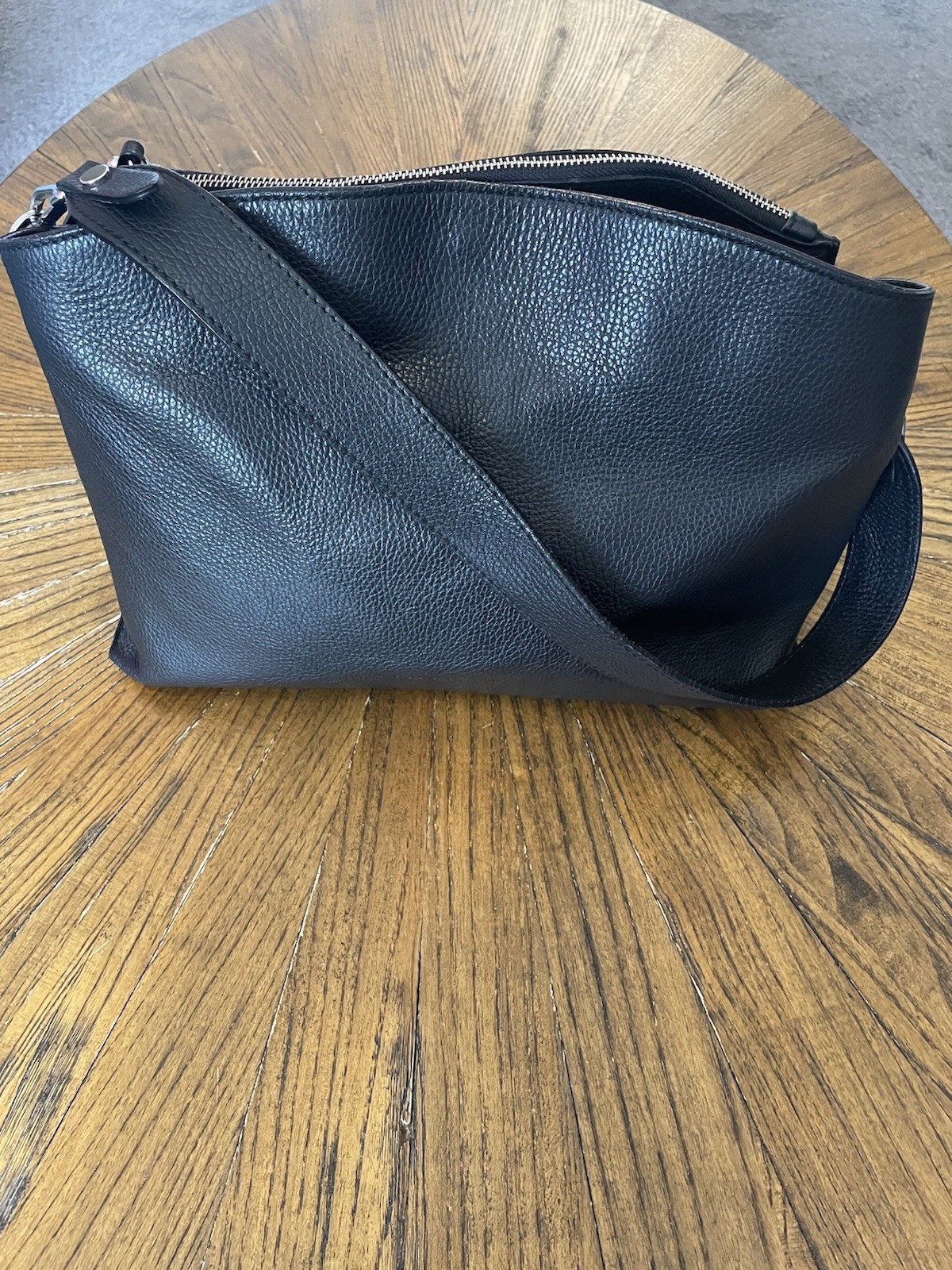 Viola Castellani Black Pebbled Shoulder Bag Zip Magnetic Lined Pouch