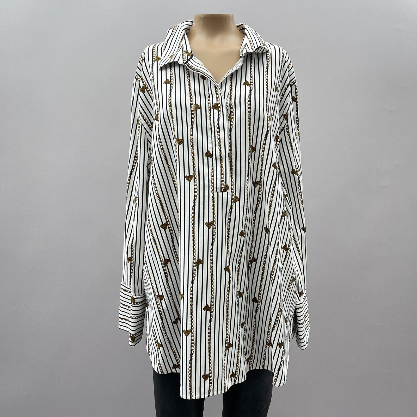 Chico’s Top Women 3.5 XL = 18 Tassel Chain Print No Iron 1/4 Button Tunic Office
