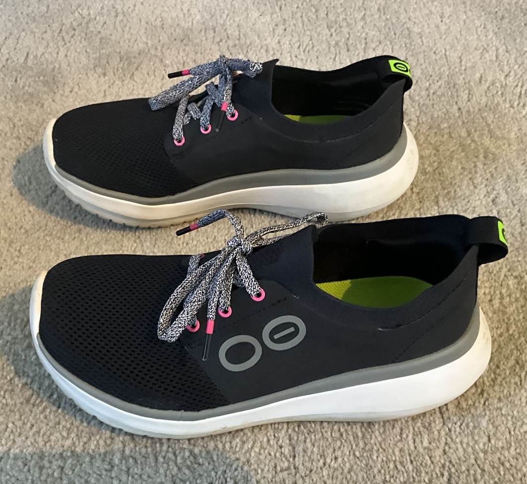 New OOFOS Women’s OOmy Stride Sneakers Size 6.5 – White/Black – Very Comfortable