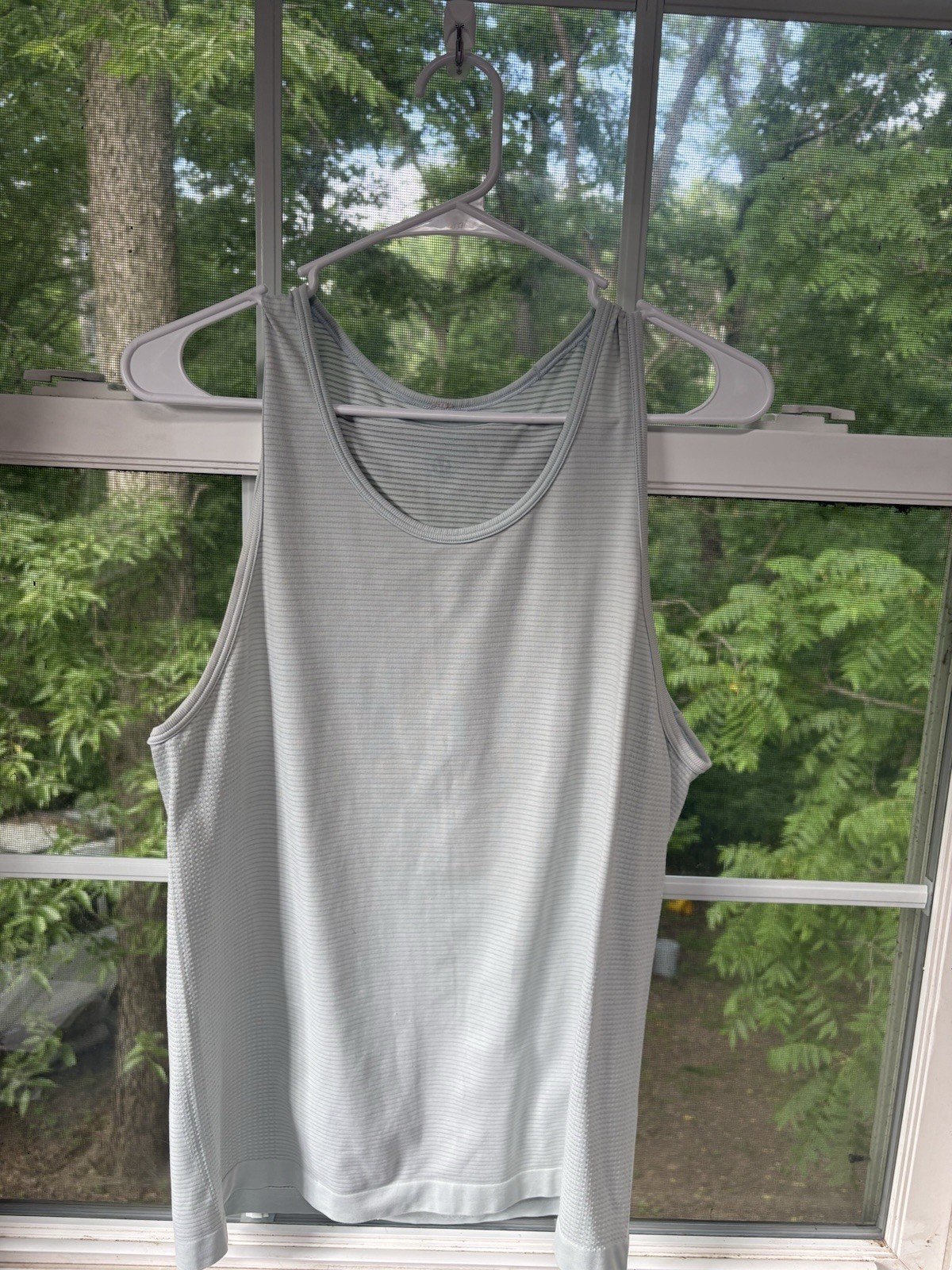 Lululemon Women’s Gray Striped Stretch Scoop Neck Tank Top Size L