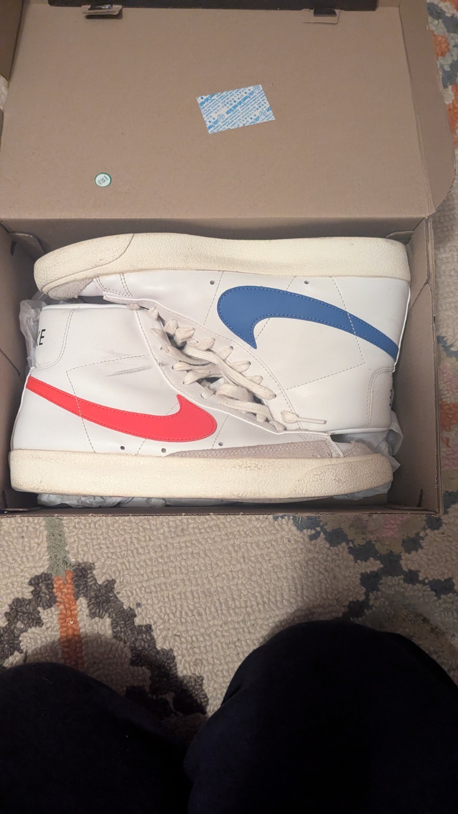 Nike Men’s Blazzers 77 Mid High White/Red/Blue Size 8.5 Men’s Sneakers
