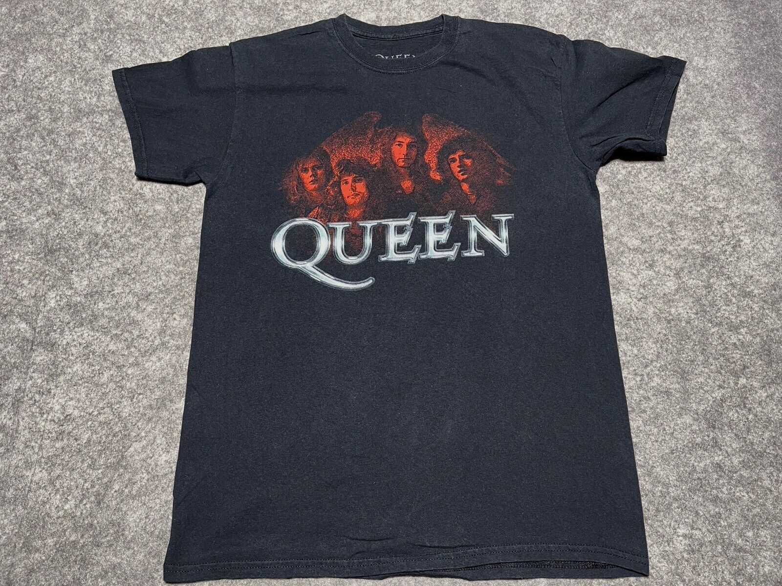 Queen British Band Official Merch Black Members Freddie Mercury Shirt medium