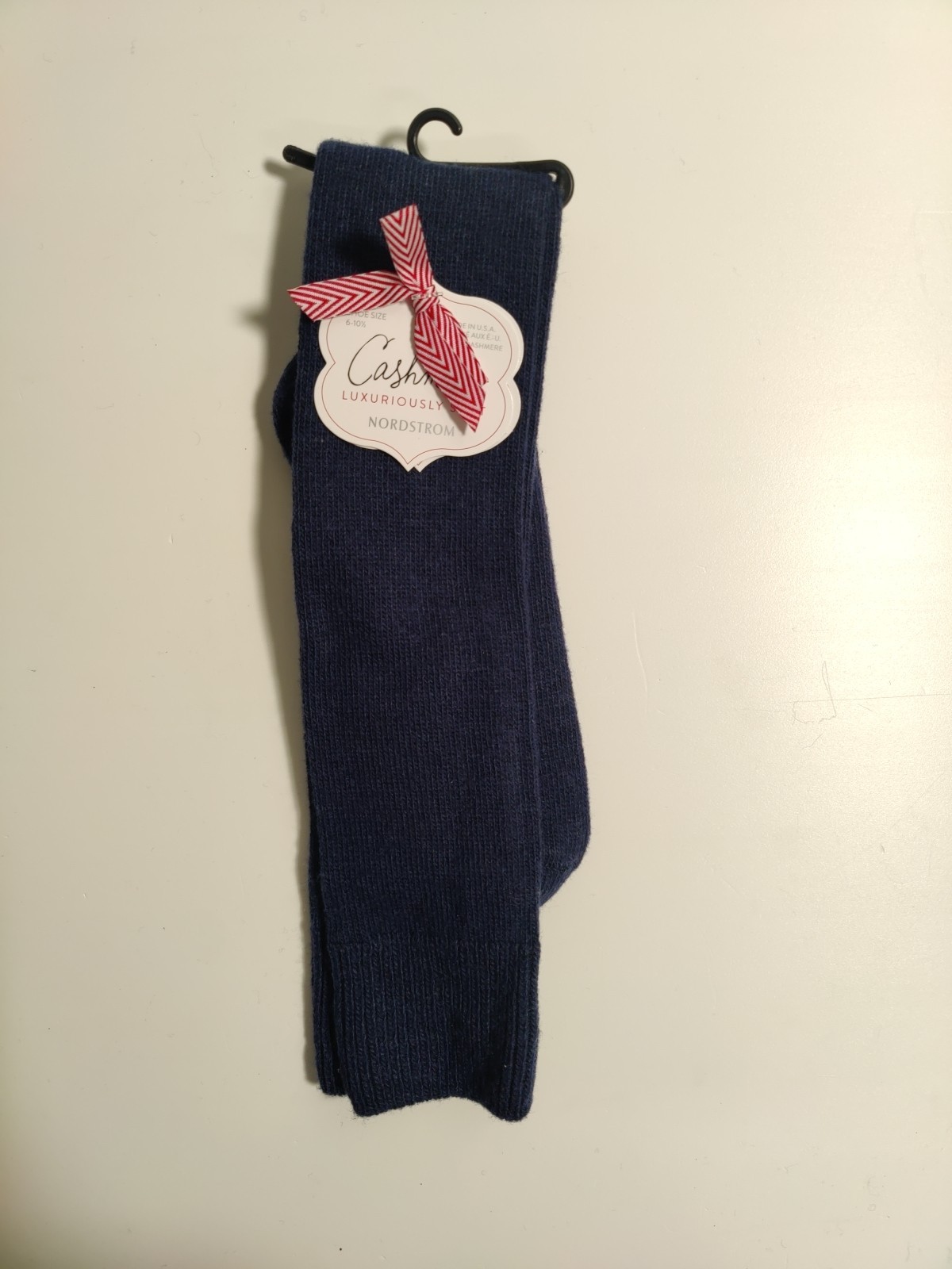 Nordstrom-Woman’s socks-blue -cashmere blend-NEW WITHOUT TAGS-Made in USA**N16**