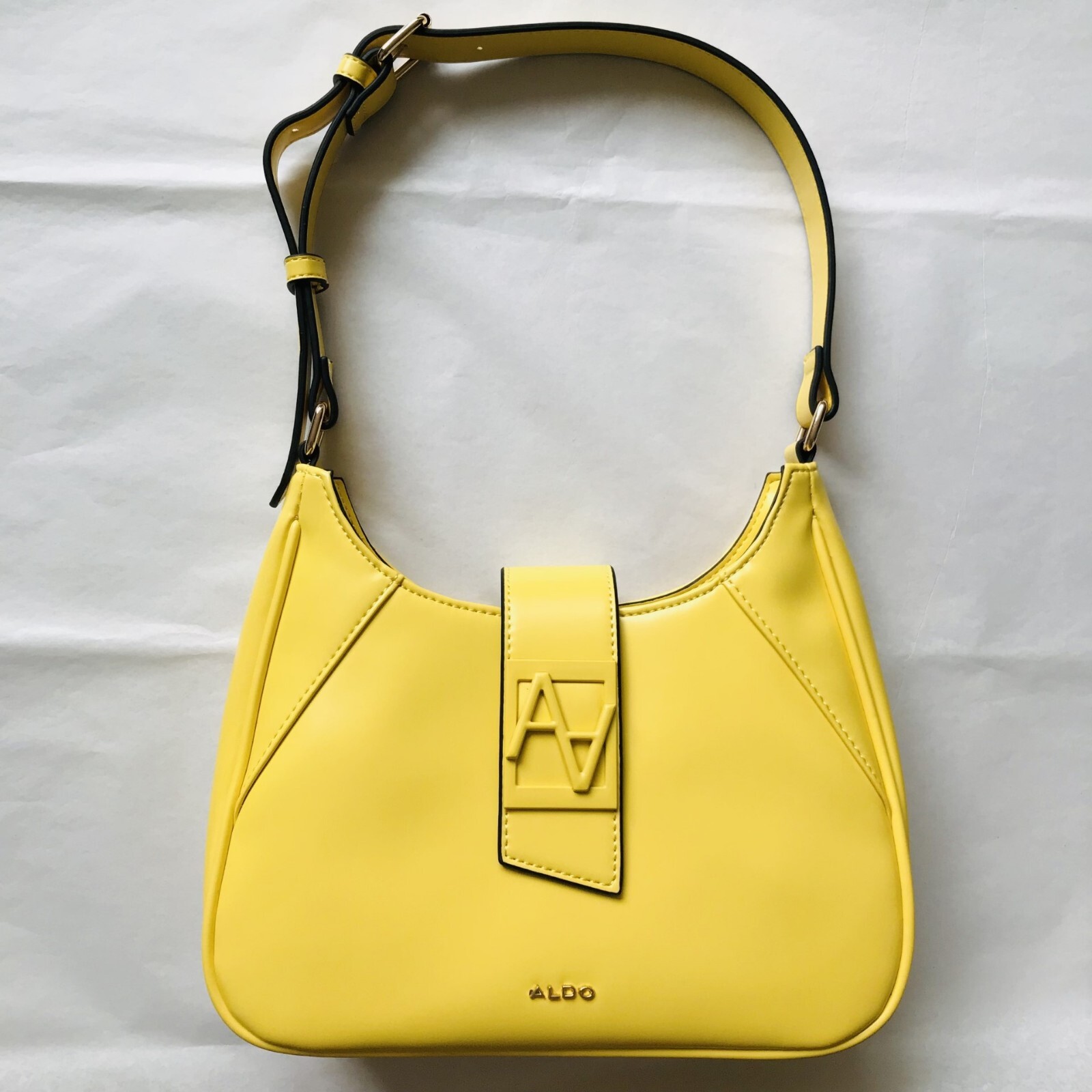 Aldo Women’s Shoulder bag Yellow H : 8.5” W: 10” D: 3” New without tag