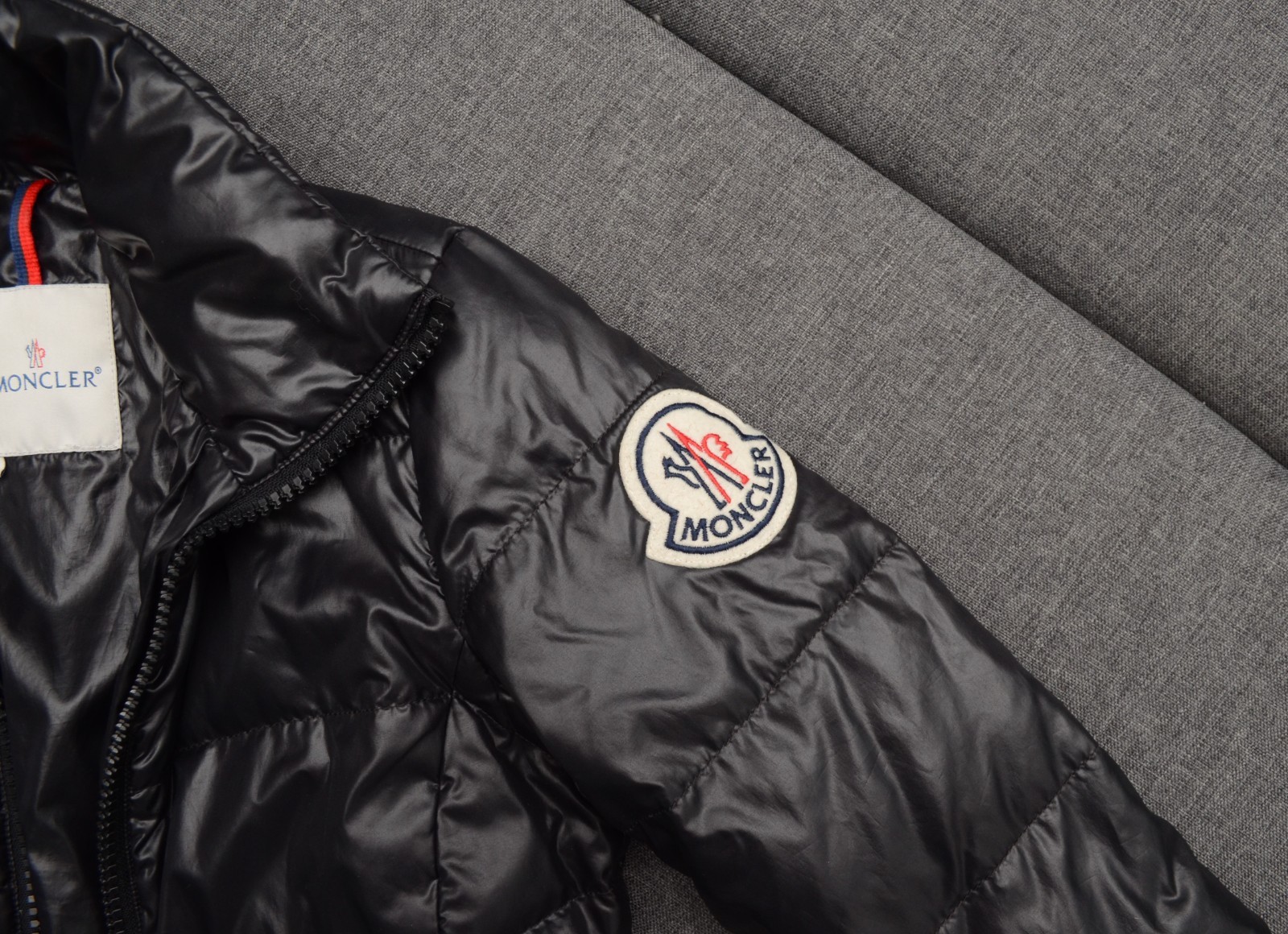 Authentic Vintage Women’s Moncler Quilted Black Down Puffer Jacket Size 1,~S