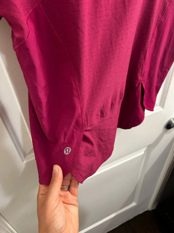 Lululemon Lightweight Stretch Running Short Sleeve Shirt Women 6 Magenta LW3FFZS