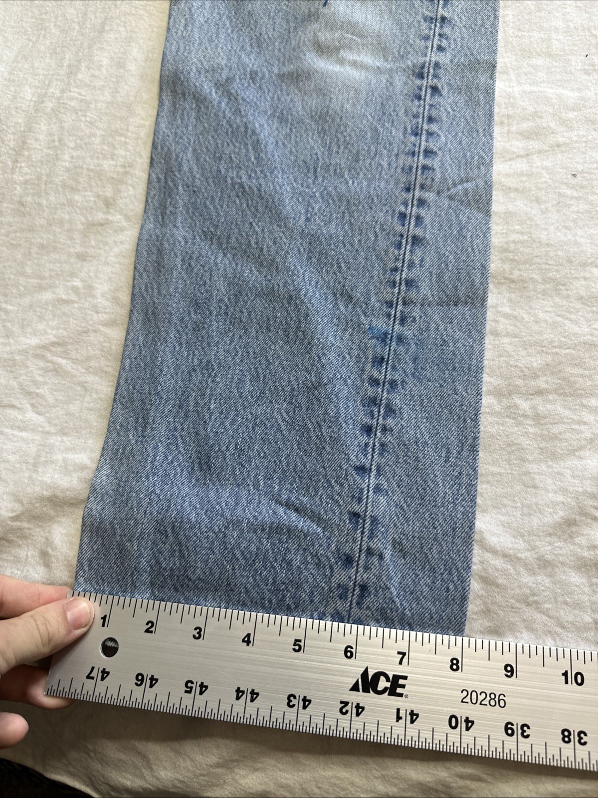 Vintage Levi’s 501 Blue 90s USA Button Fly 1990s Men’s 501xx Distressed 32X29