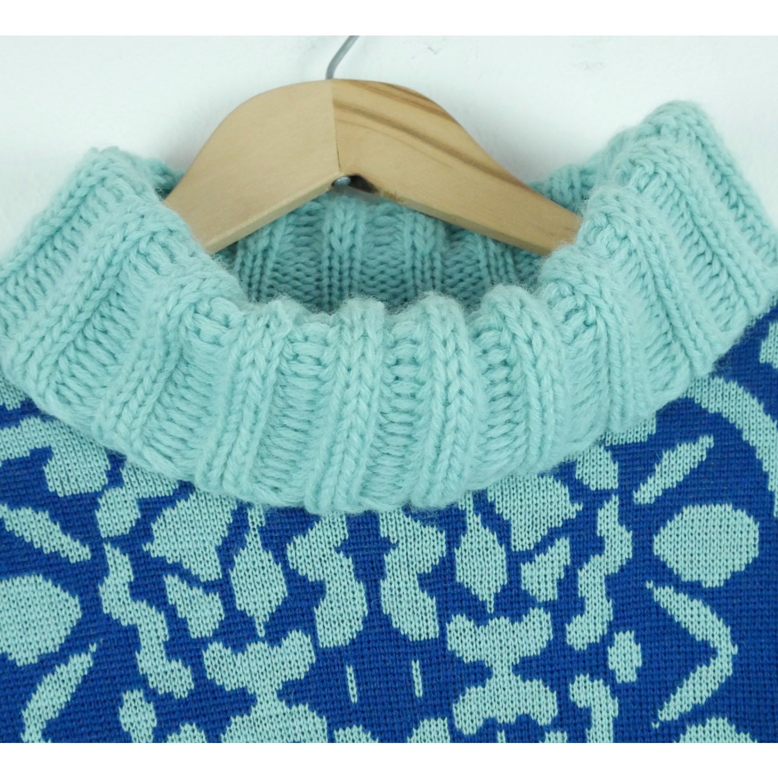Vintage M L Turtleneck Sweater 100% Wool 60s Retro Blue Maximalist Twee Quirky