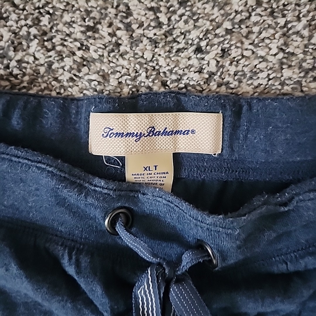 Tommy Bahama Men’s Shorts With Pockets Size XLT Blue