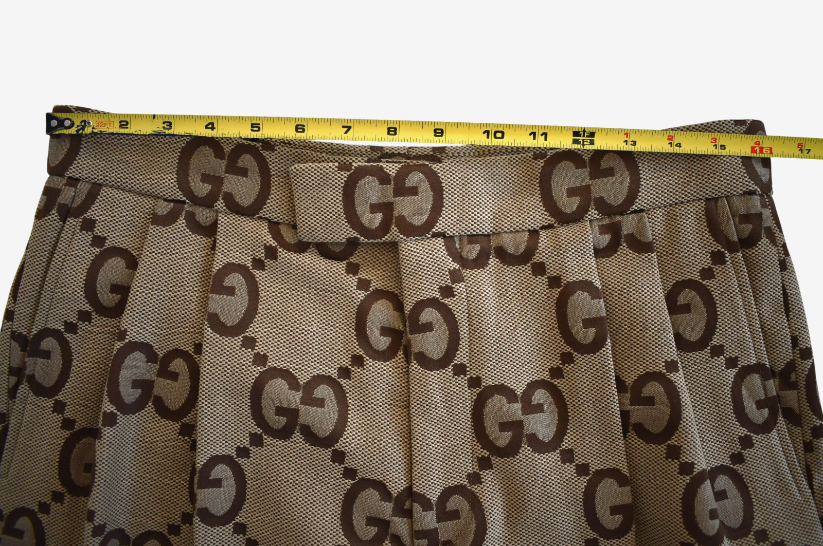 🆕️NEW Authentic GUCCI Beige/Ebony JUMBO GG Canvas Men’s Shorts IT-50 W-32″