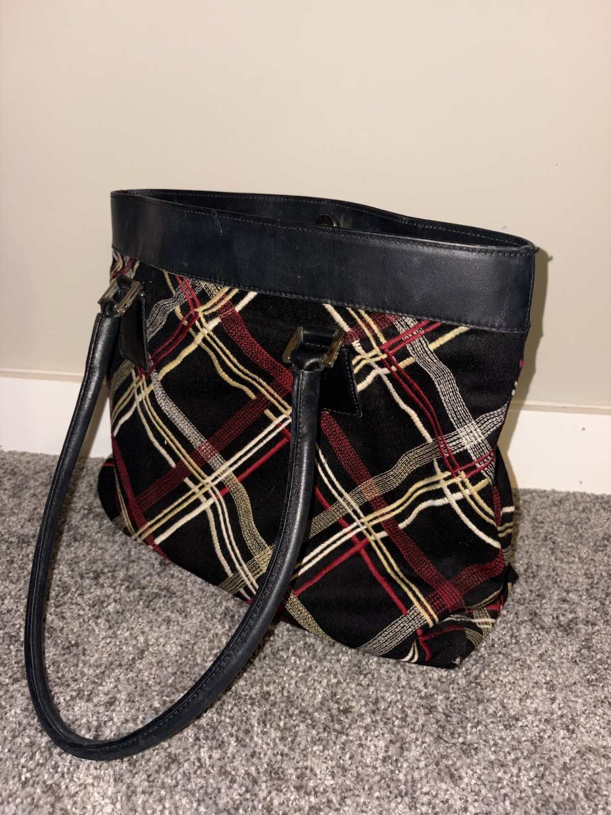 Burberry Plaid Tote Bag Black Red Beige Magnetic Zip Double Handles Pockets