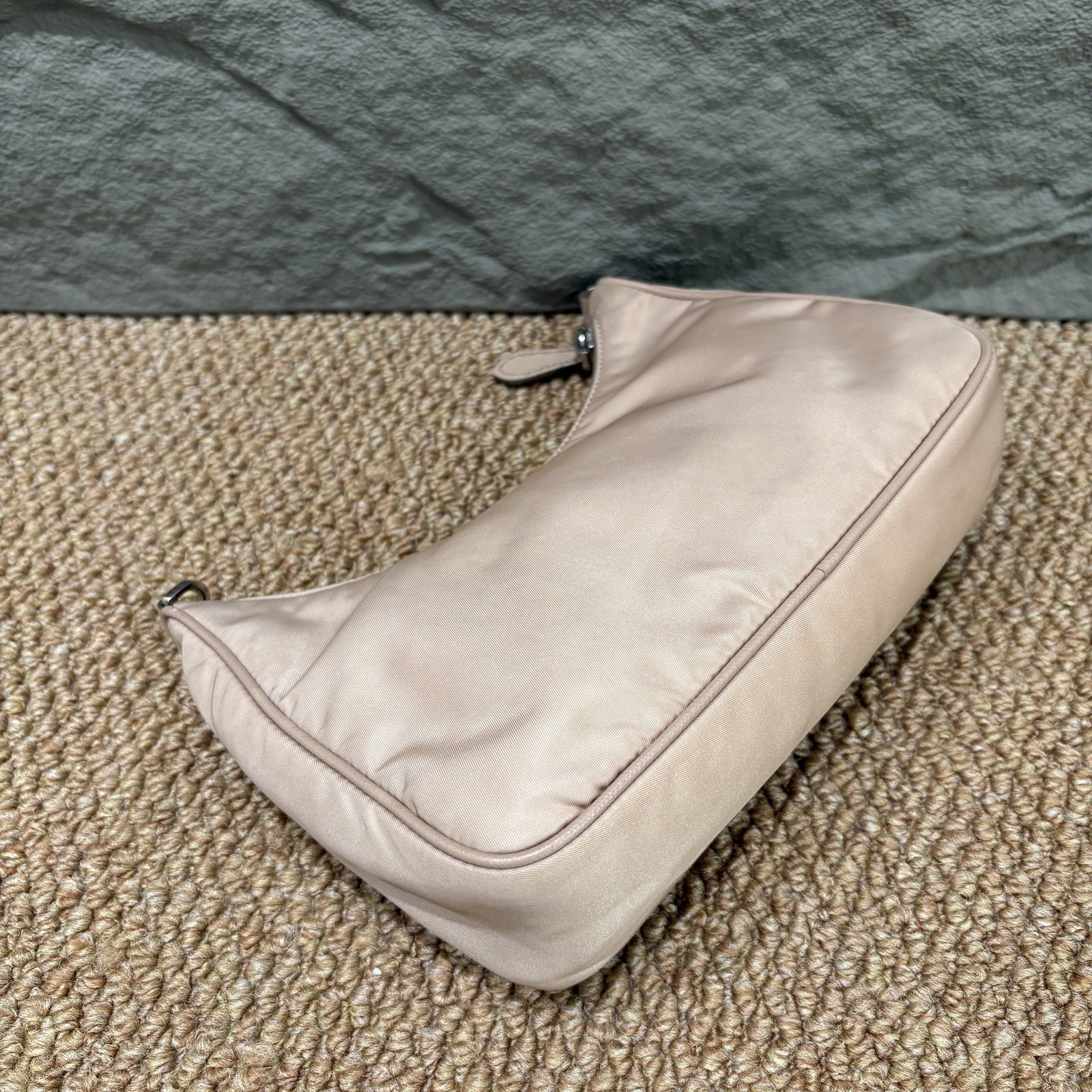 Prada Re Edition 2005 Shoulder Bag Beige Tessuto Nylon (mm1014c2)