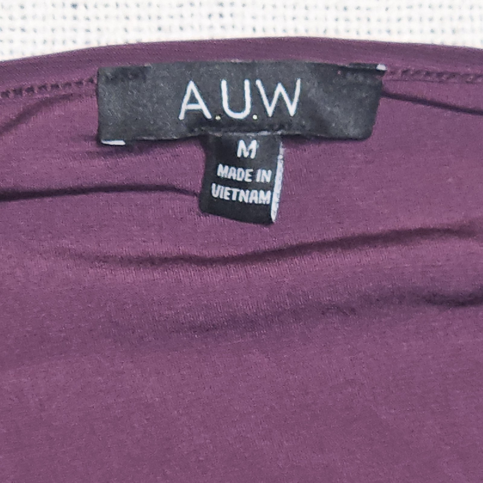 A.U.W. Burgundy Pull Over Blouse Gold Rings Accents Women’s M K1