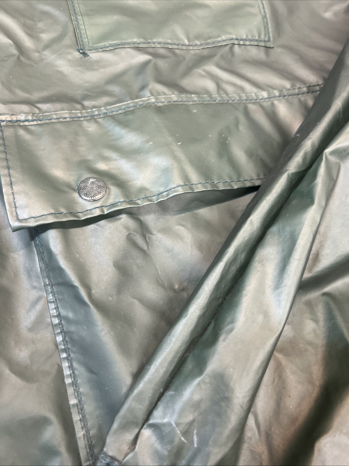 Vintage American Clearwater Waterproof Hooded Olive Rain Coat Jacket L