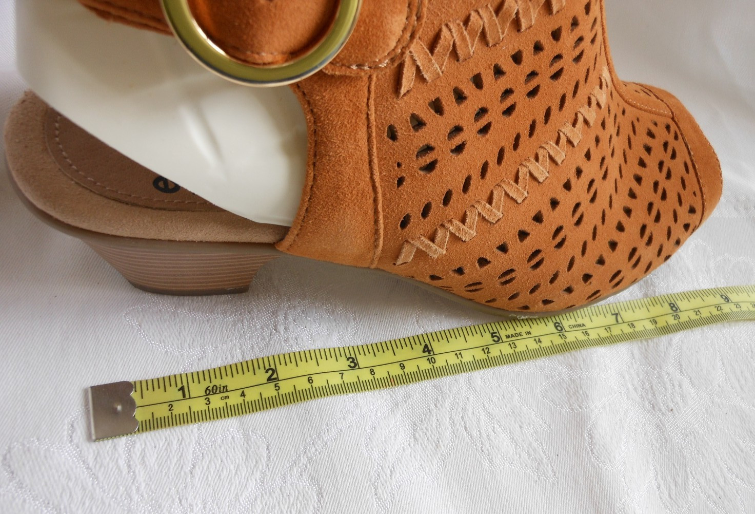 Earth Size 8.5 W Carson Hamden Tan Suede Peep Toe Booties Sandals Wide Width