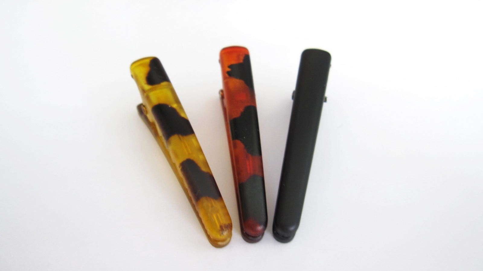 2 1/4 inch black auburn golden acrylic alligator hair clip fine thin hair