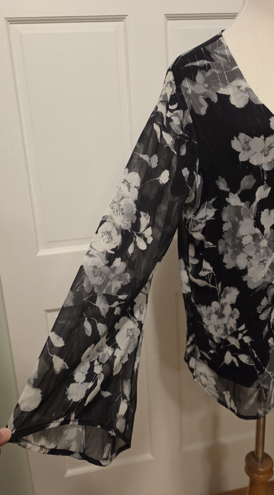 Karen Kane XL Long Sleeve Blouse