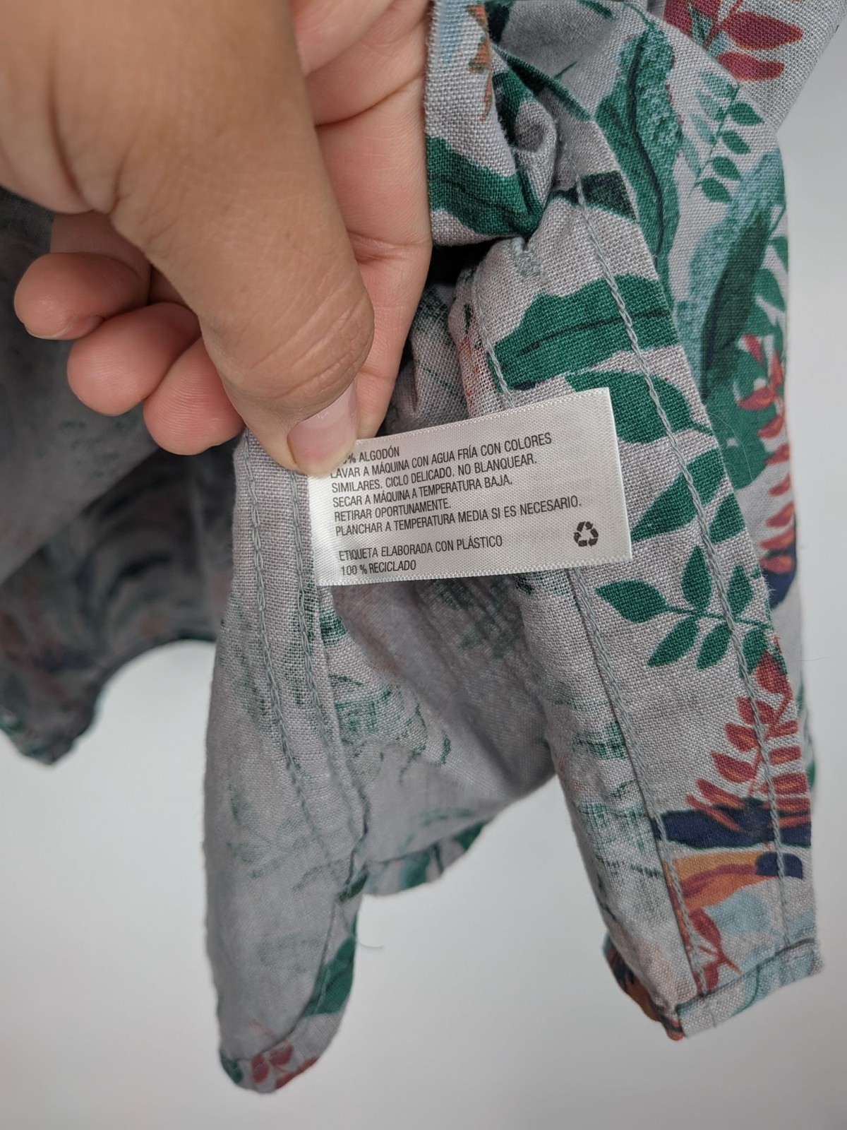 Tropical Print Button Up Shirt Parrot Toucan Vacation Aloha Jungle Resort Large