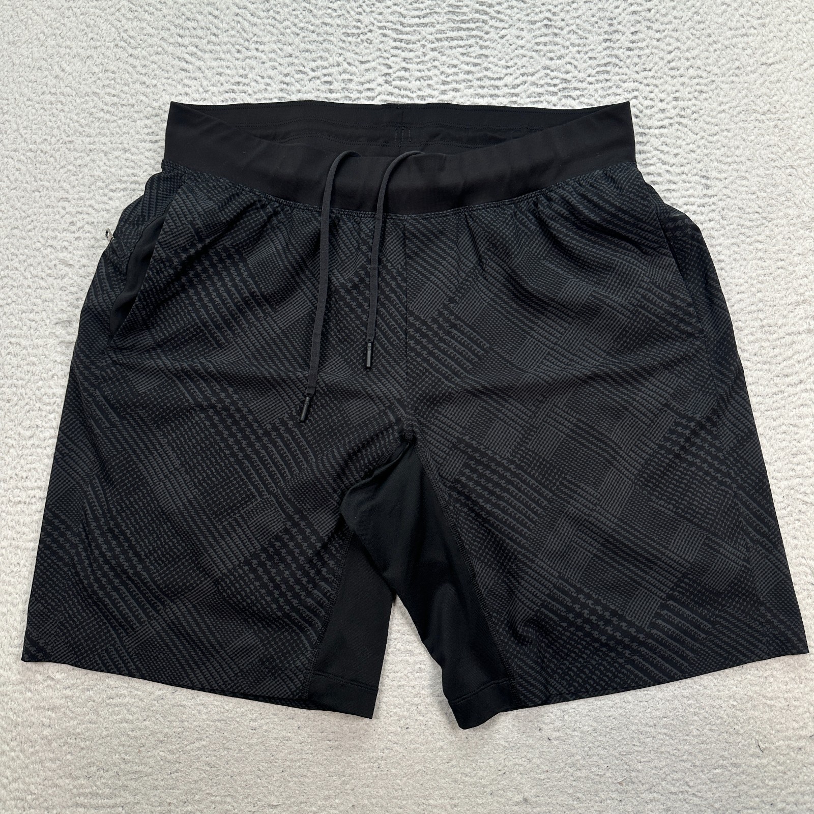 Lululemon The Short Men’s Size 32 Lined Active Athletic Workout Gym 8″