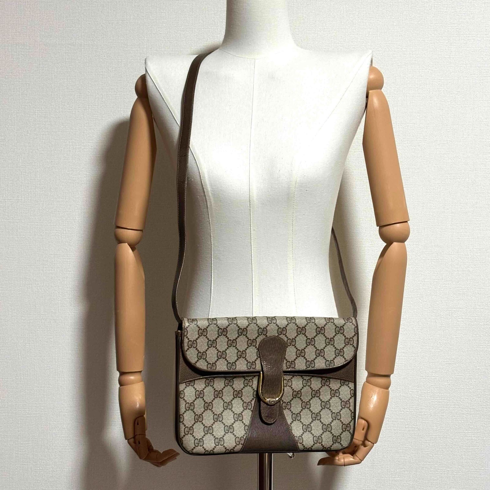 Vintage gucci Shoulder Bag Clutch Bag Purse GG PVC Leather Brown Authentic