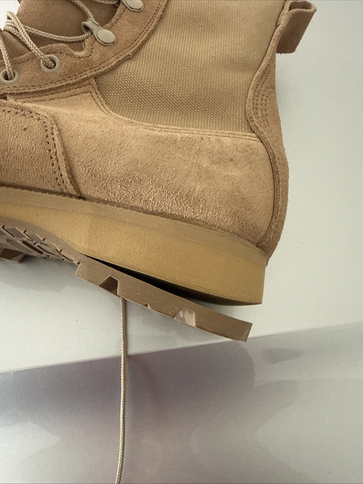 READ DESCRIPTION Belleville Desert Tan Combat Boots Gore-Tex Vibram 8.5R Used
