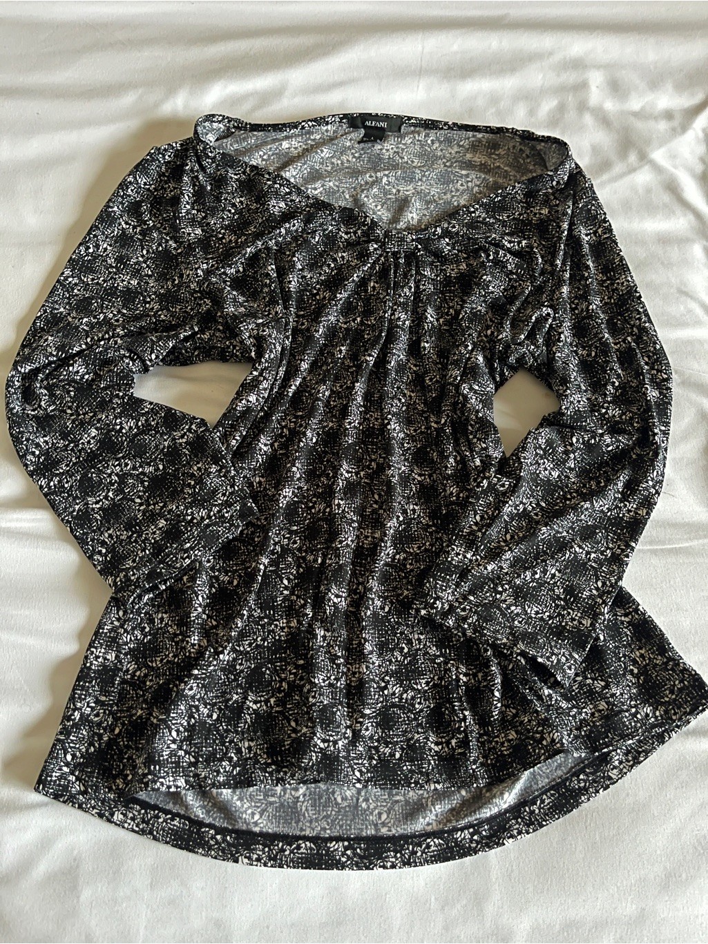 Alfani Polyester Black/White Abstract Print Long Sleeve Scoop Neck Blouse Size L