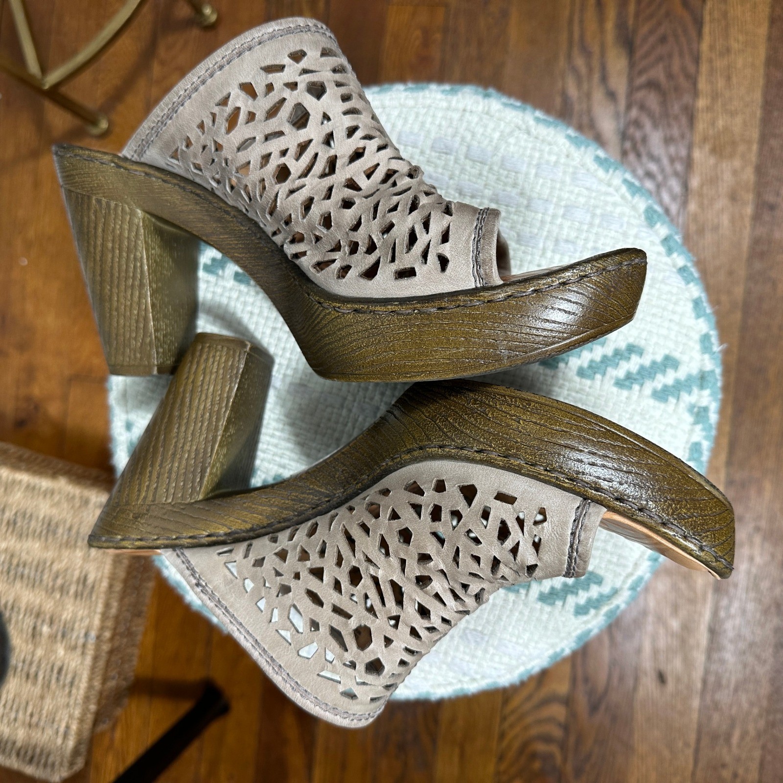 Born Kismet Leather Cutout Platform Mule Heels Taupe Brown Peep Toe Women 9