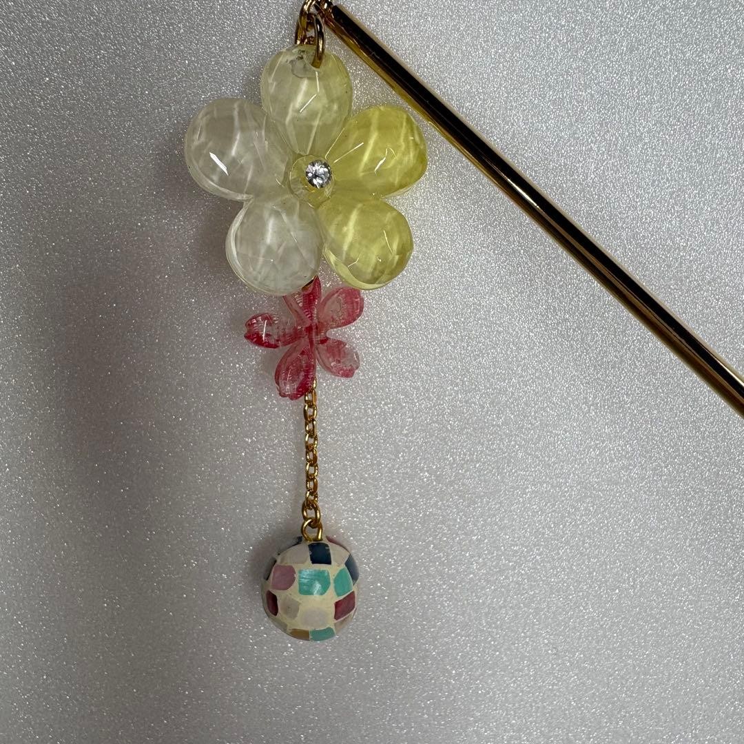 Flower & Bead Hairpin for Yukata, Traditional Hair Accessory