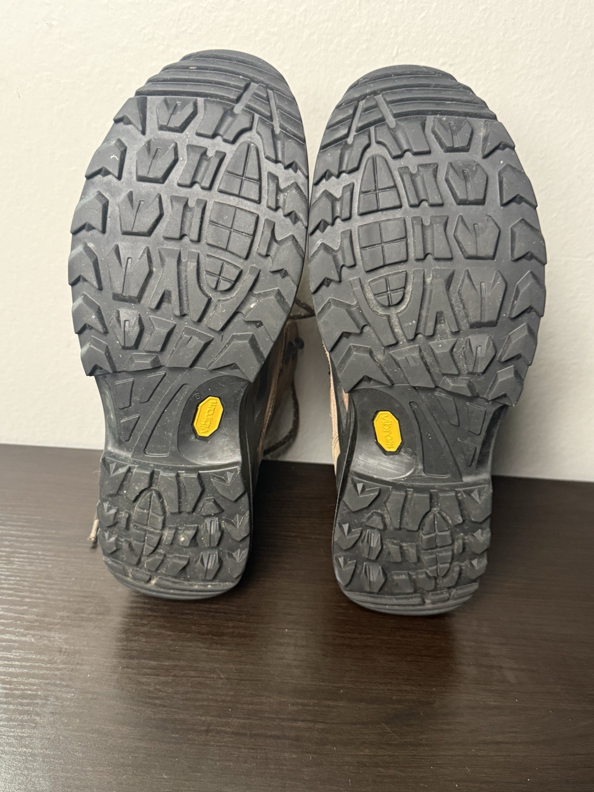 Lowa Renegade GTX Mid Hiking Men Boots Waterproof Gore-Tex Vibram Size 12