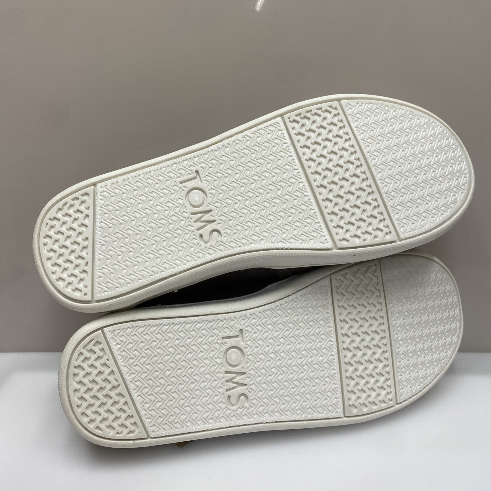 TOMS Kids Alpargata – Ash Canvas (Little Kid/Big Kid) Size 13 Y / 19 cm