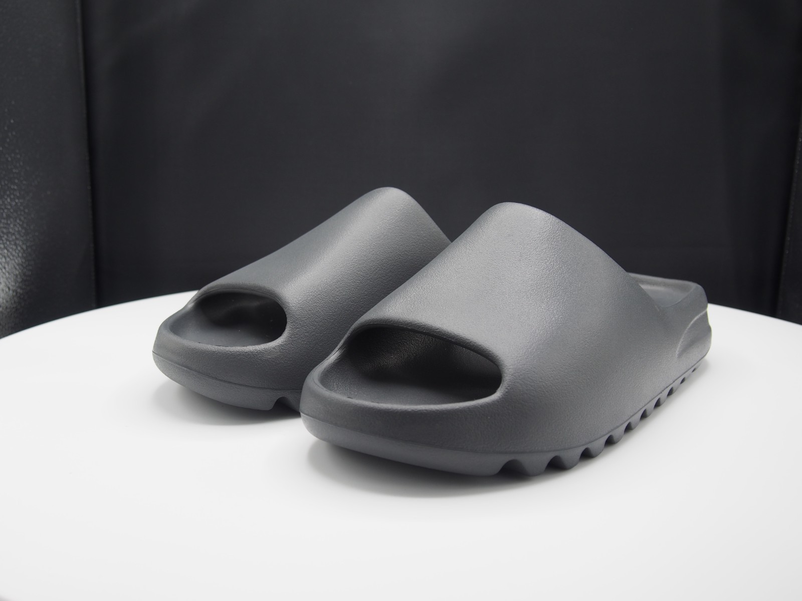 Adidas x YEEZY Slide “Slate Grey” ID2350 Men’s size 9 US