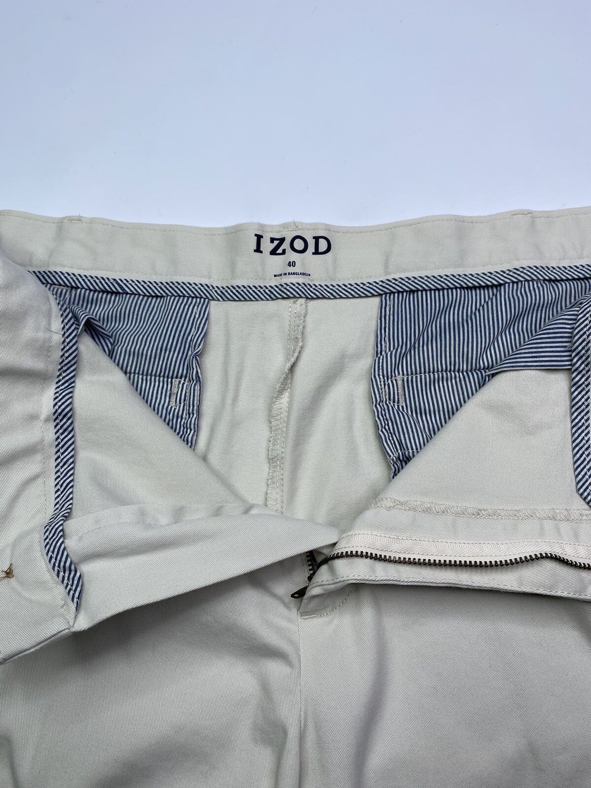 Izod Men’s Size 40 Beige Flat Front Chino Shorts Golf Athleisure Cotton