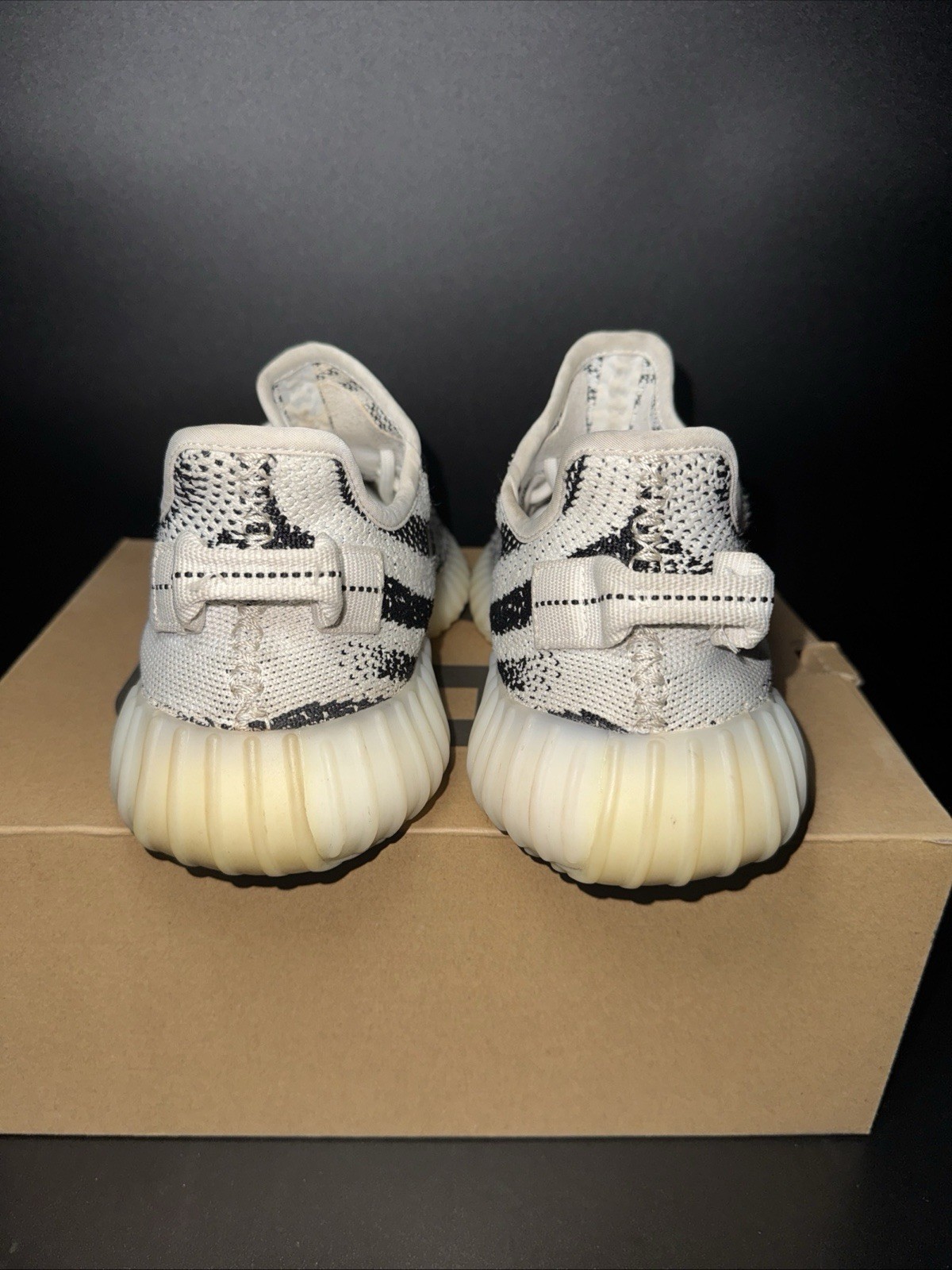 adidas Yeezy Boost 350 V2 Zebra Size 8 Pre-Owned With Box